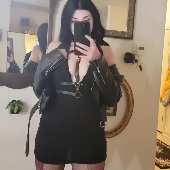 Meet your Posher, ShamelessGrace - Picture 3 of 10